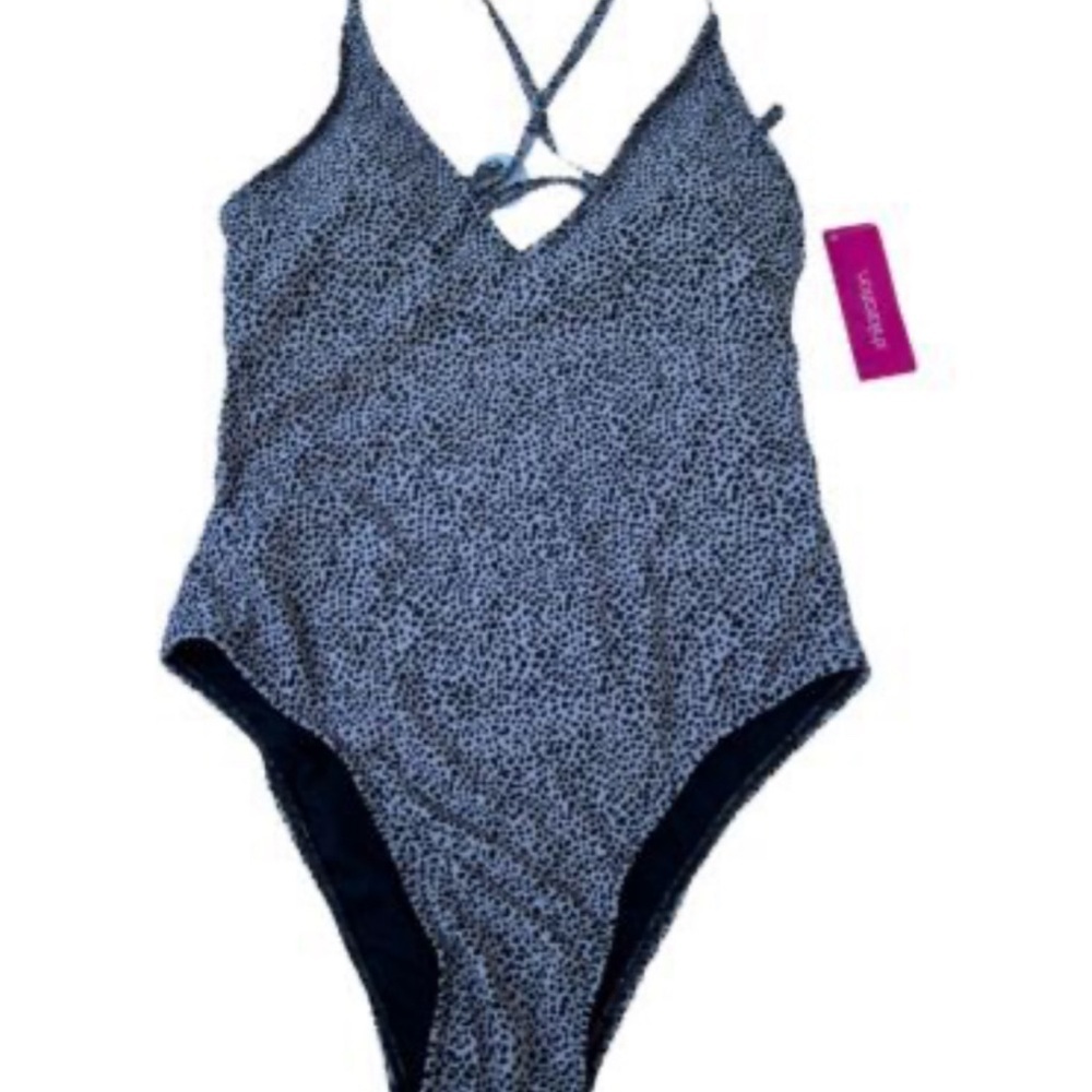 Xhilaration Swimsuit Padded Bust Wire‎ free One Piece Bathing Suit
Size Medium